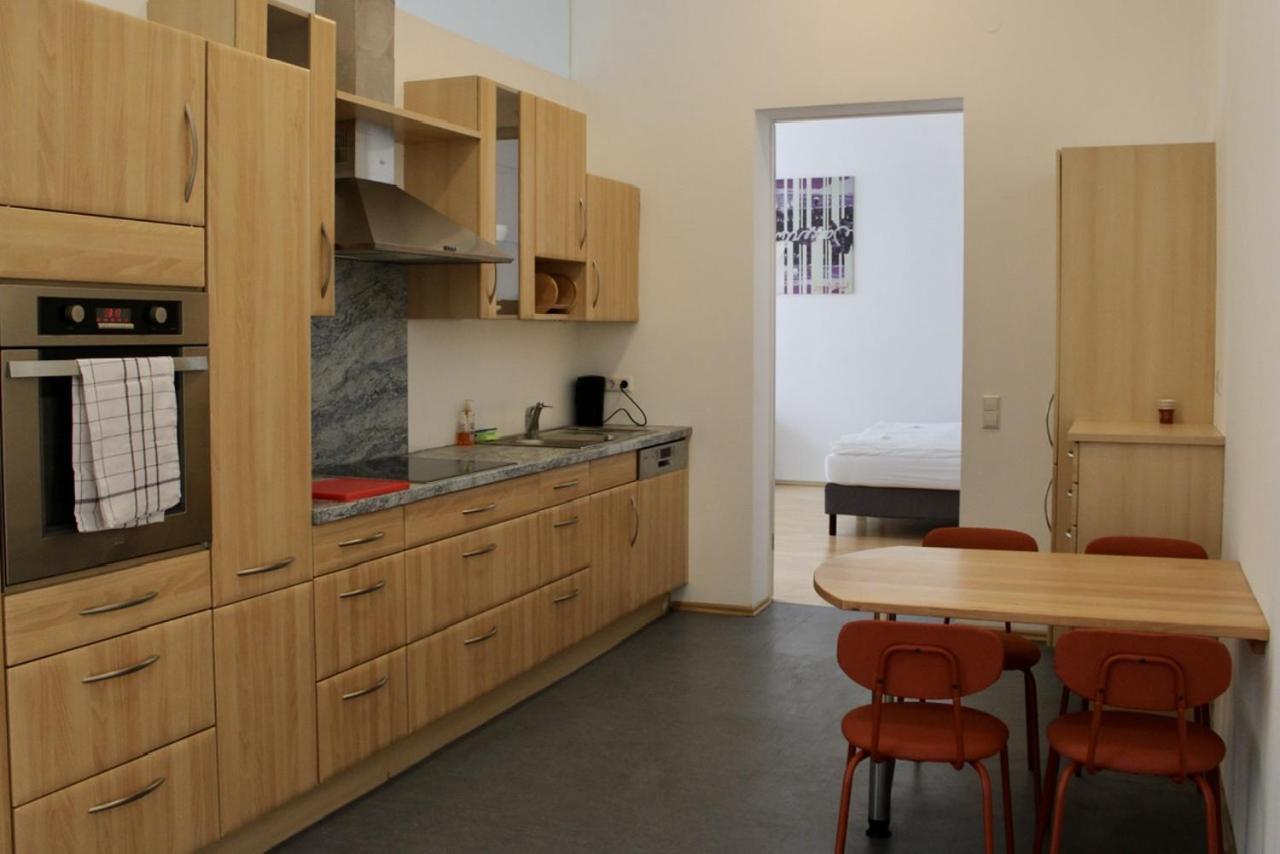 Linz City Appartements 24H Check-In Buitenkant foto
