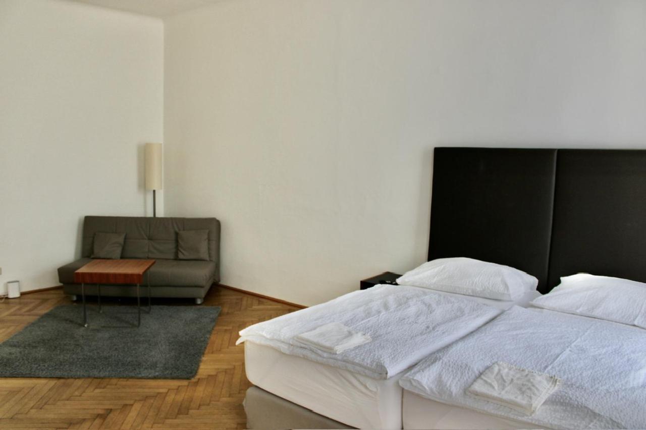 Linz City Appartements 24H Check-In Buitenkant foto