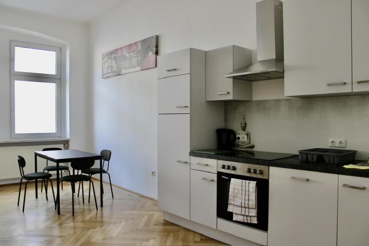 Linz City Appartements 24H Check-In Buitenkant foto
